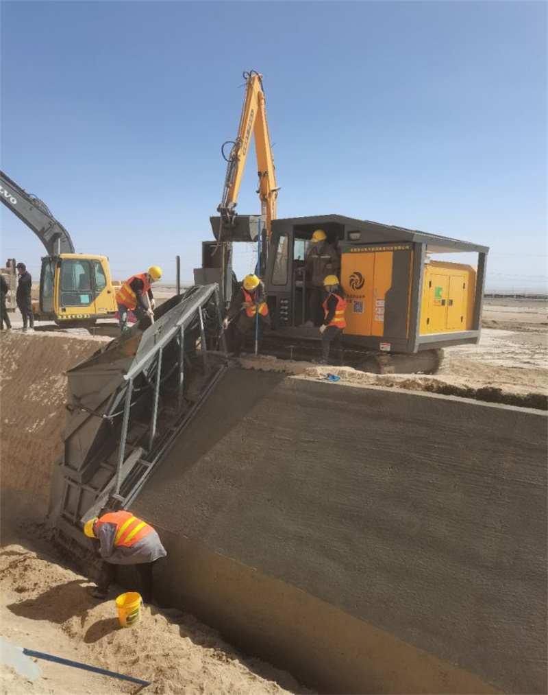 側邊行走邊坡支護滑模機